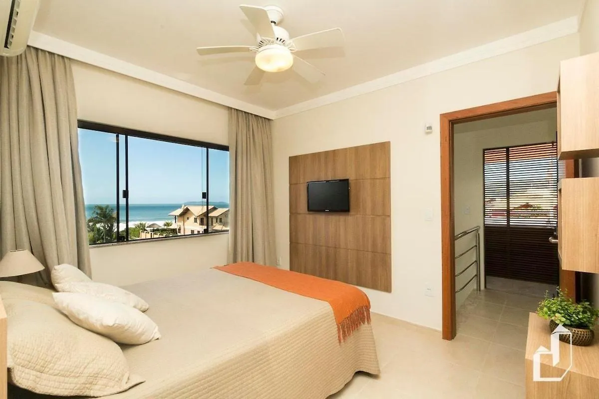Com 03 Suites Climatizadas E Jacuzzi Aquecida Bombinhas