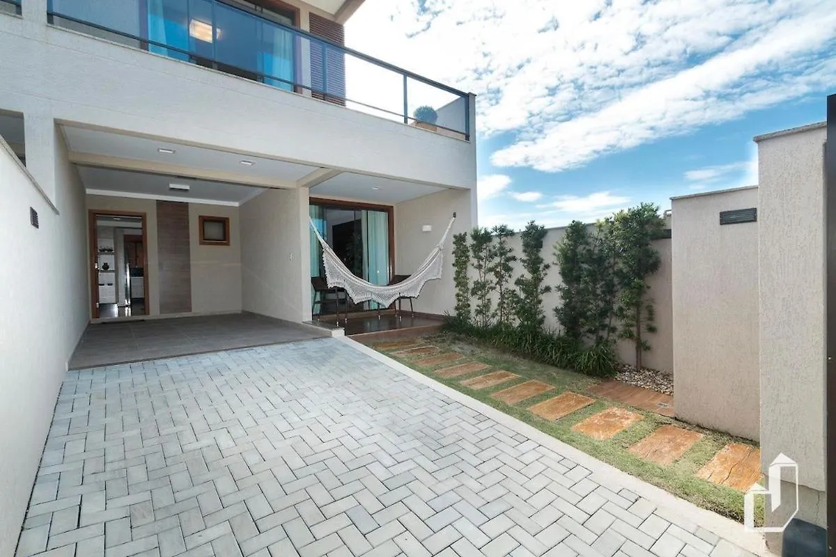 Com 03 Suites Climatizadas E Jacuzzi Aquecida Bombinhas