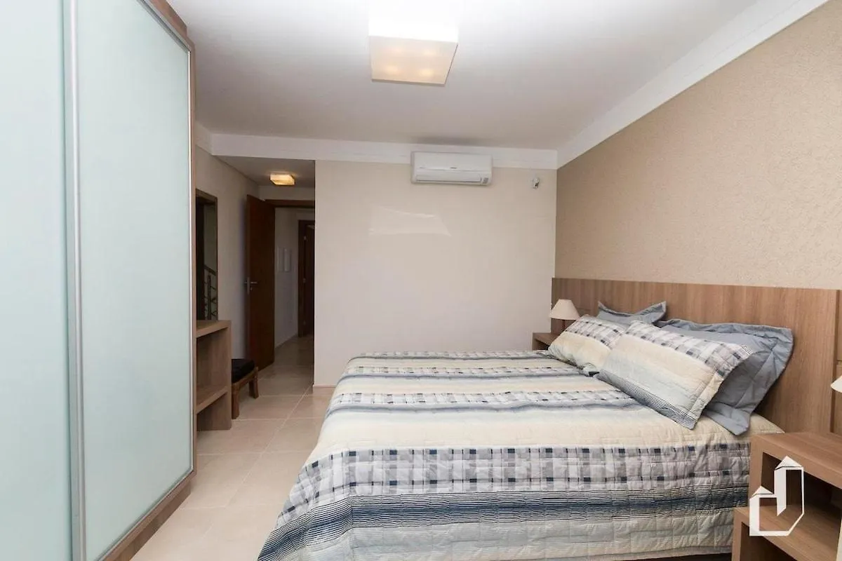 Com 03 Suites Climatizadas E Jacuzzi Aquecida Bombinhas 0*,  Brazil